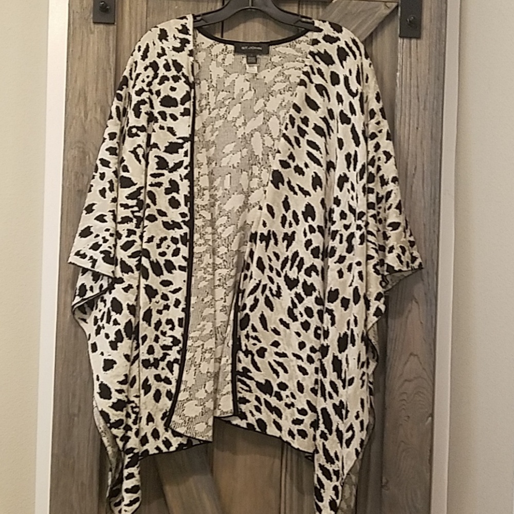 ST JOHN Ocelot print cape